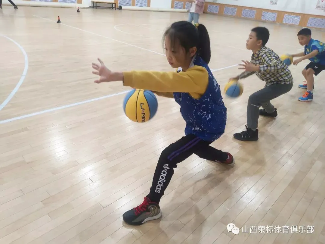 篮球战术训练分解法图解大全_2